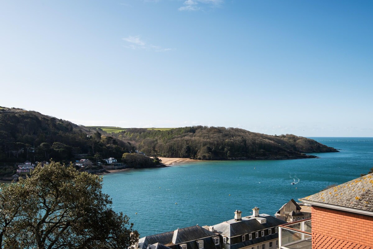 Iconic house, glorious Salcombe estuary views