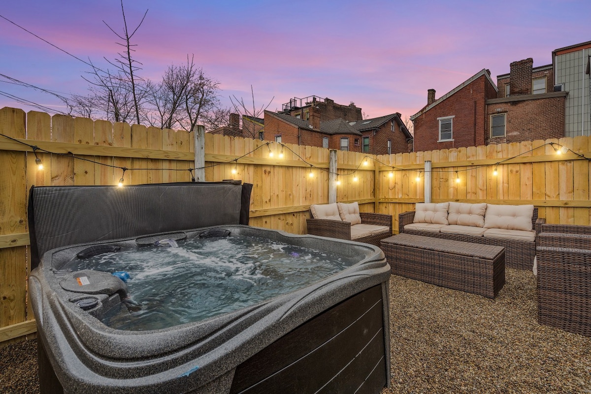 NEW! High-end Manchester Home w/ a hot tub