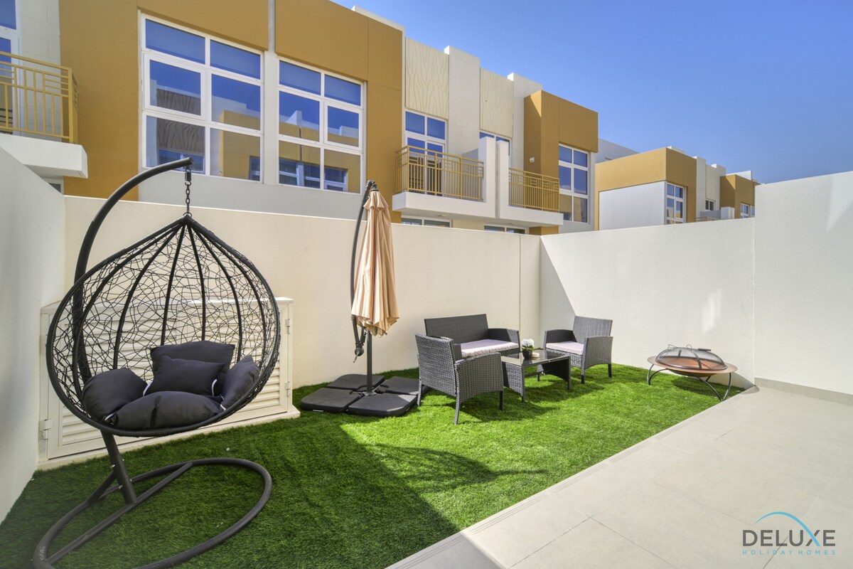 Dubailand DAMAC Hills 2的华丽3卧室联排别墅