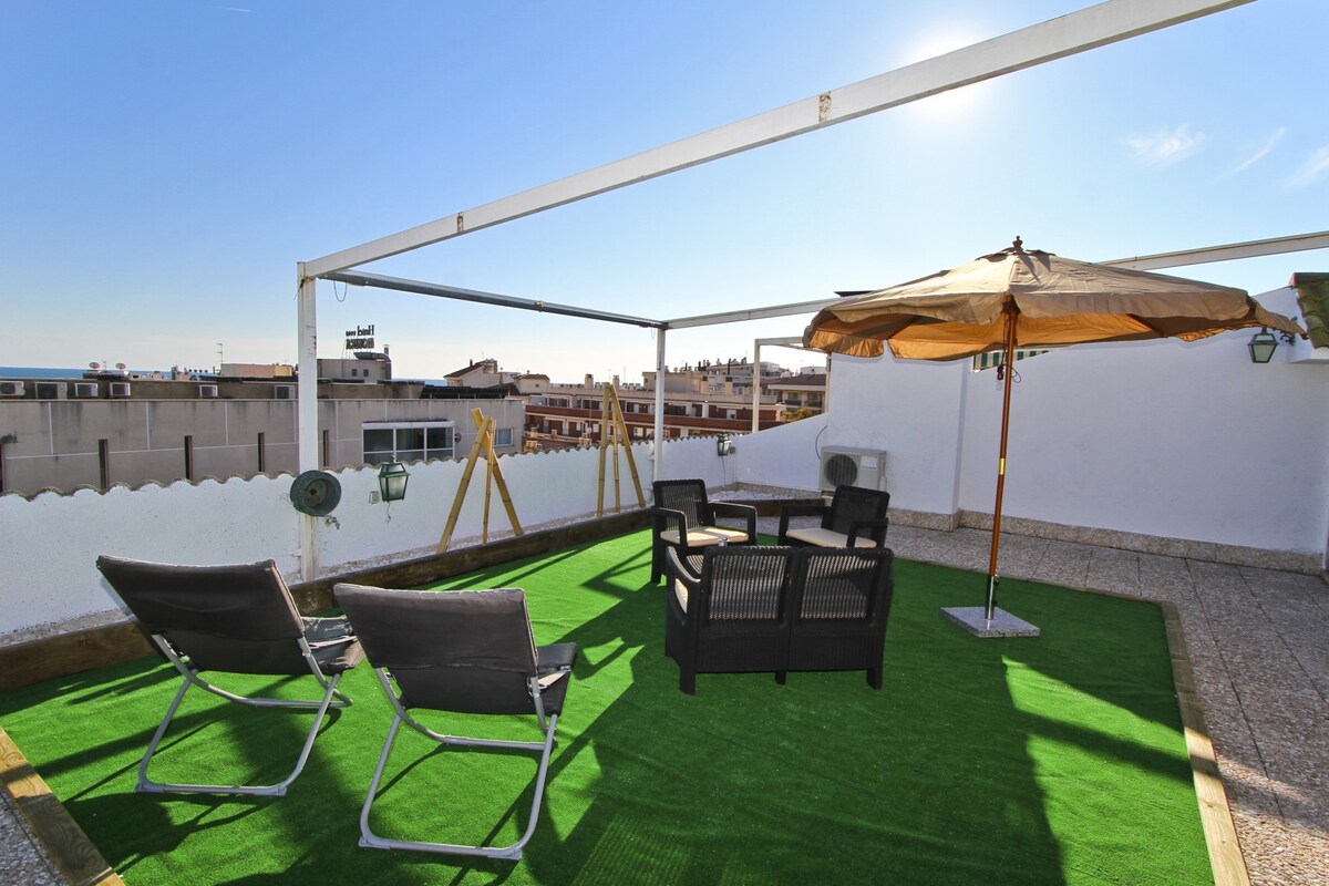 Alba con terraza solárium y barbacoa, playa 200m
