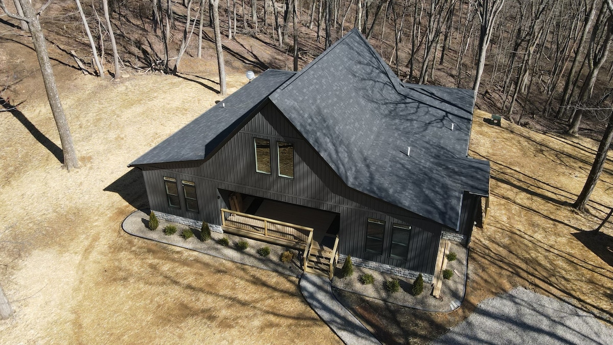 Whiskey Ridge Cabins - Hocking Hills Luxury Cabin