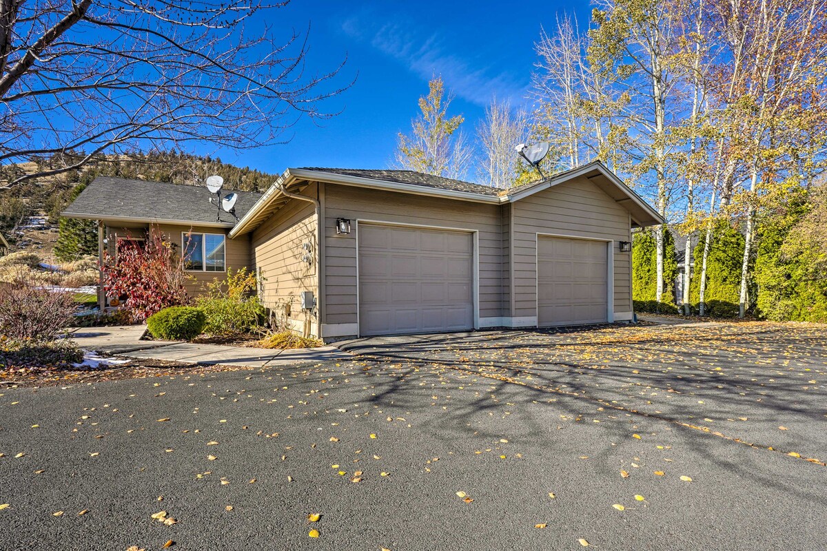 Bend Townhome: Pilot Butte State Park Access!
