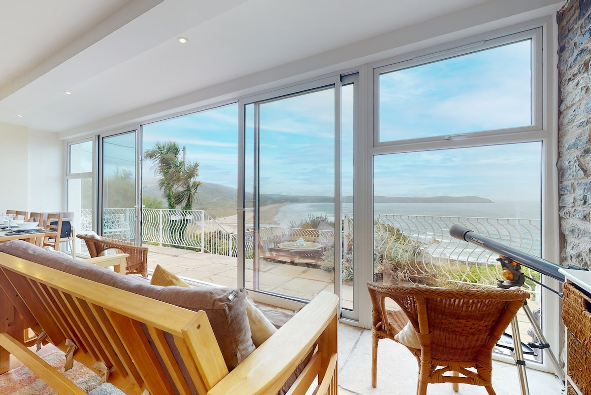 Superb Panoramic Sea Views Sleeps 10 Pet Friendly