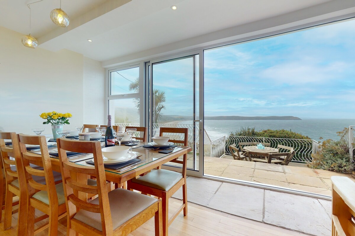 Superb Panoramic Sea Views Sleeps 10 Pet Friendly