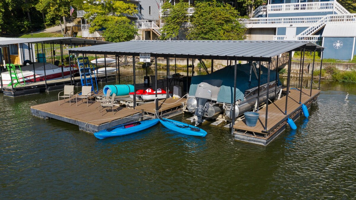 The Blue Bungalow! - Private Dock, Kayaks, & More!