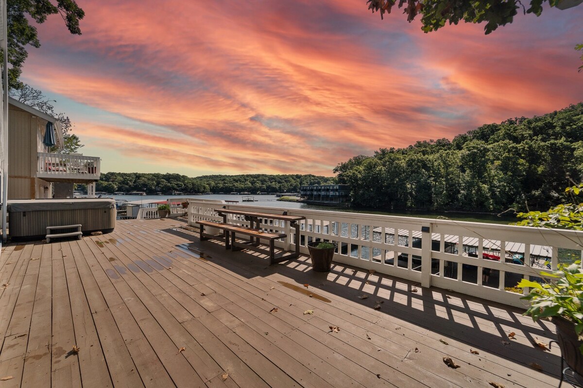 The Blue Bungalow! - Private Dock, Kayaks, & More!