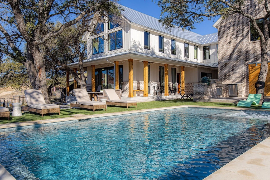 Chic Waterfront Farmhouse + Pool + Game Room - Fun