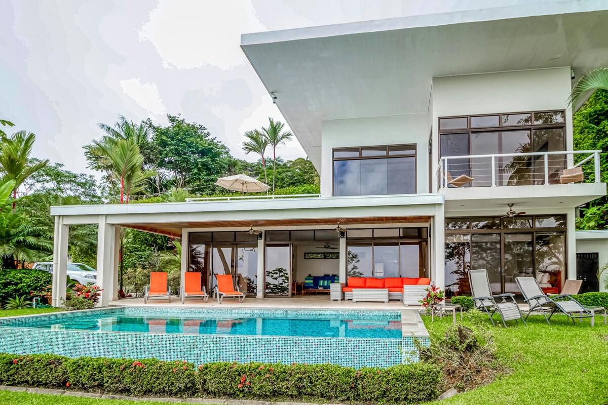 Tropical 2BR Oceanview | Private Pool | Balcony