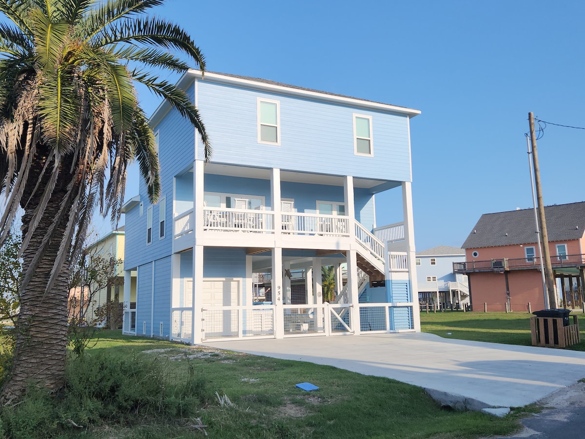 Coastal Getaway w/ Pool, Hot Tub, Deck, Ocean View