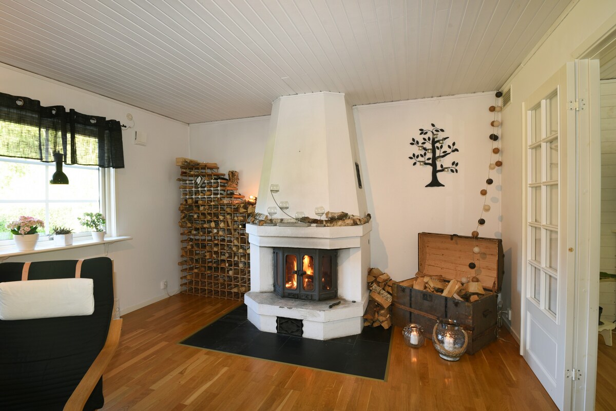 Fresh and cozy villa with wood-fired jacuzzi and s