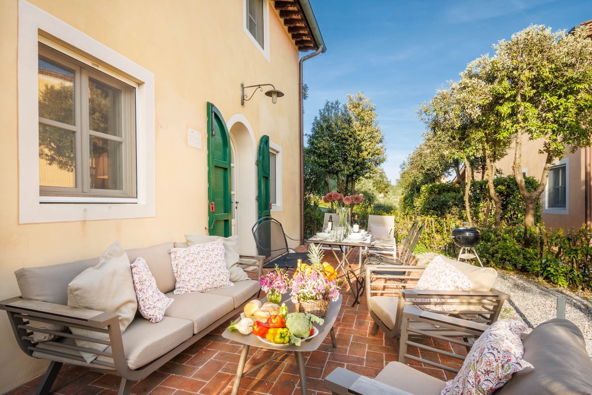 Jacopo Farmhouse Apartment in Wine Resort in Lucca