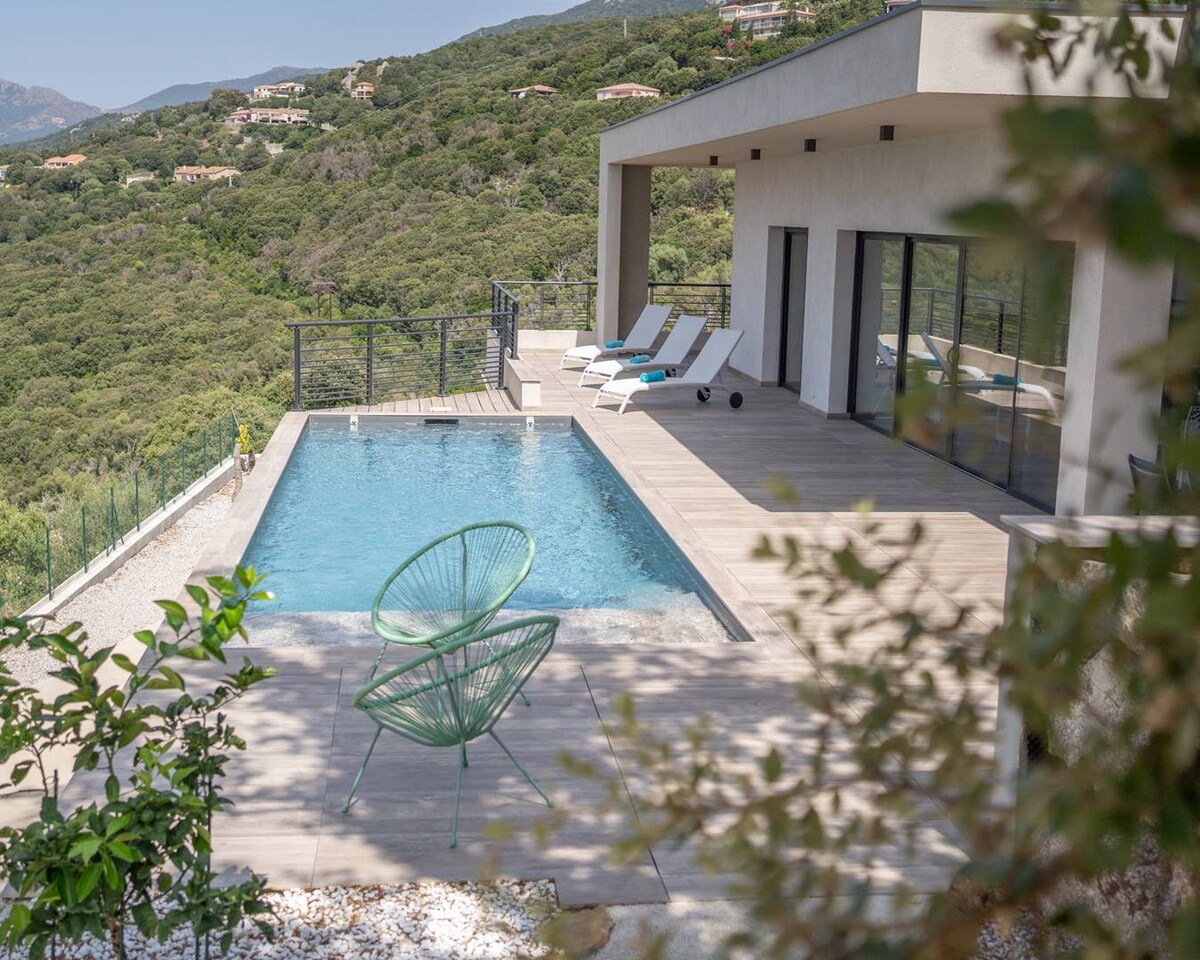 Villa Elora sea view and swimming pool