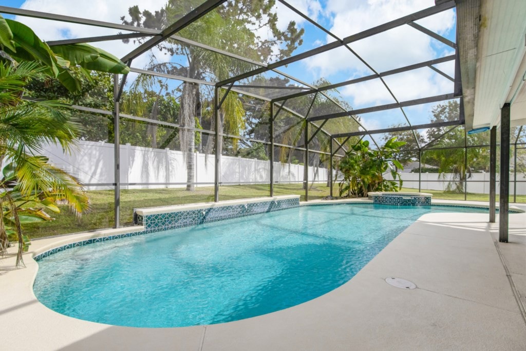 Private Pool Home with Spa, Fully Fenced-PG2200