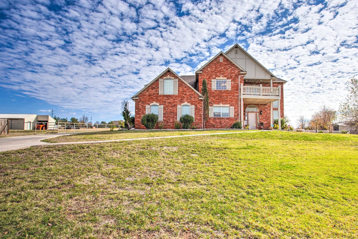 Spacious Oklahoma Country Estate on 2 Acres!