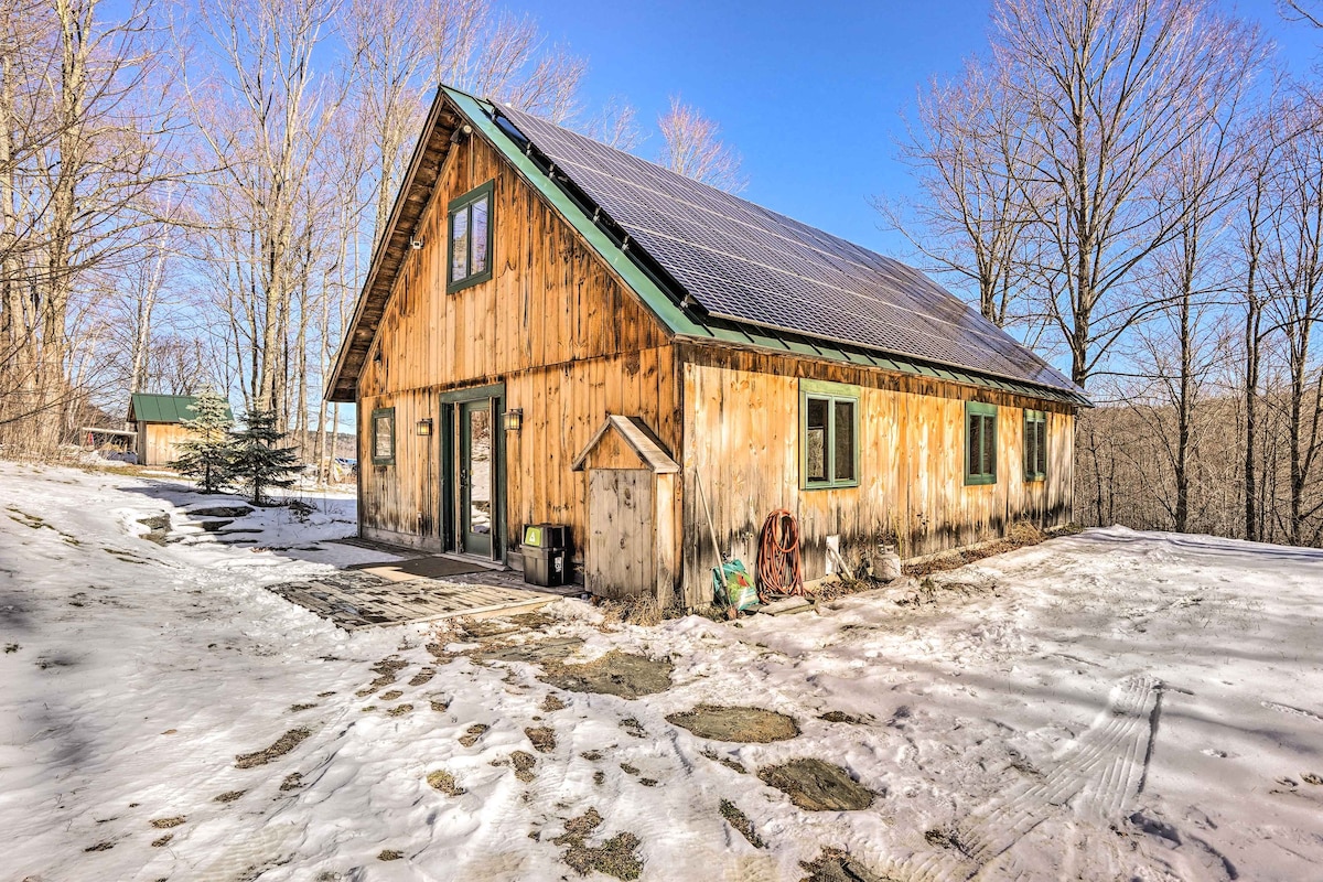 Charming Ludlow Studio - 8 Mi to Okemo Mtn!