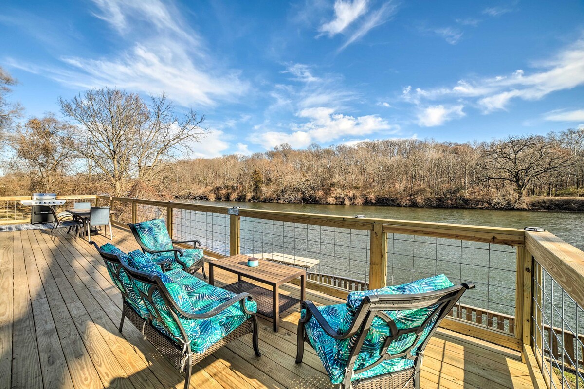 Charming Riverfront Retreat in Monticello!