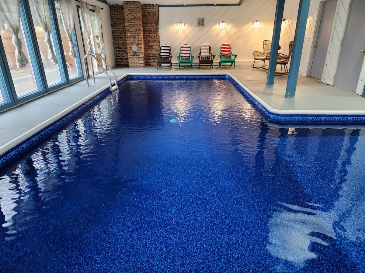 Family Retreat - Indoor Pool & Arcade