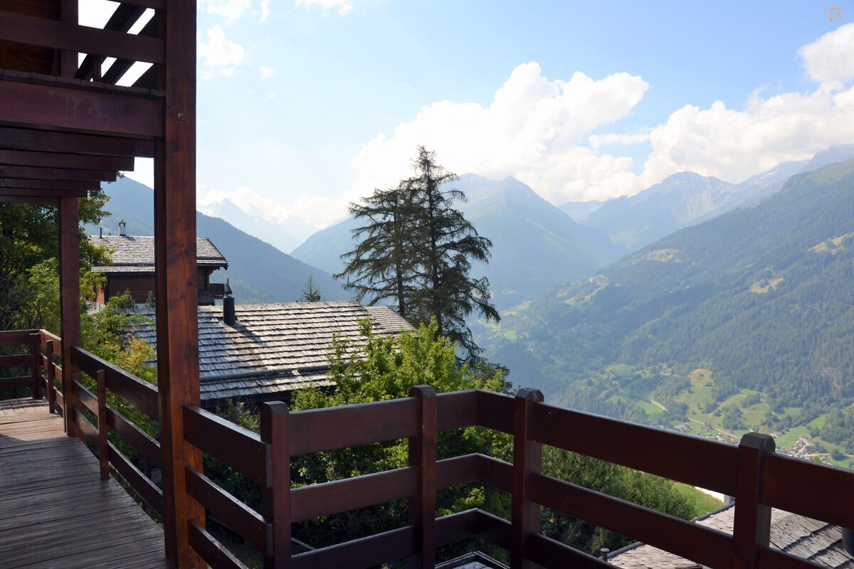 Airelles - large spacious chalet with beautiful
