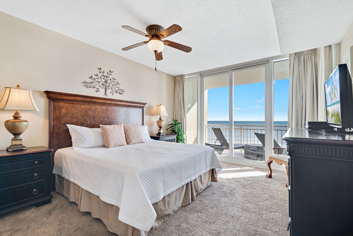 Oceanfront, Near Hangout! | Beach Getaways TC403