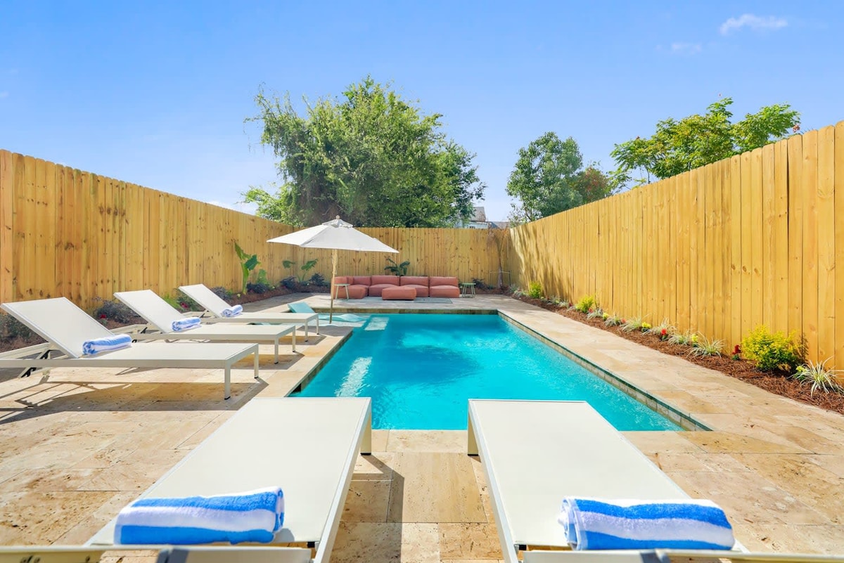 Modern Urban Oasis with 5BR, Pool, Patio & Parking
