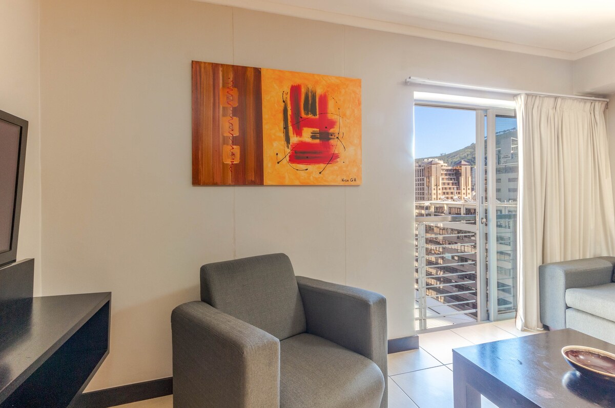Centrally located 1 bedroom with pool