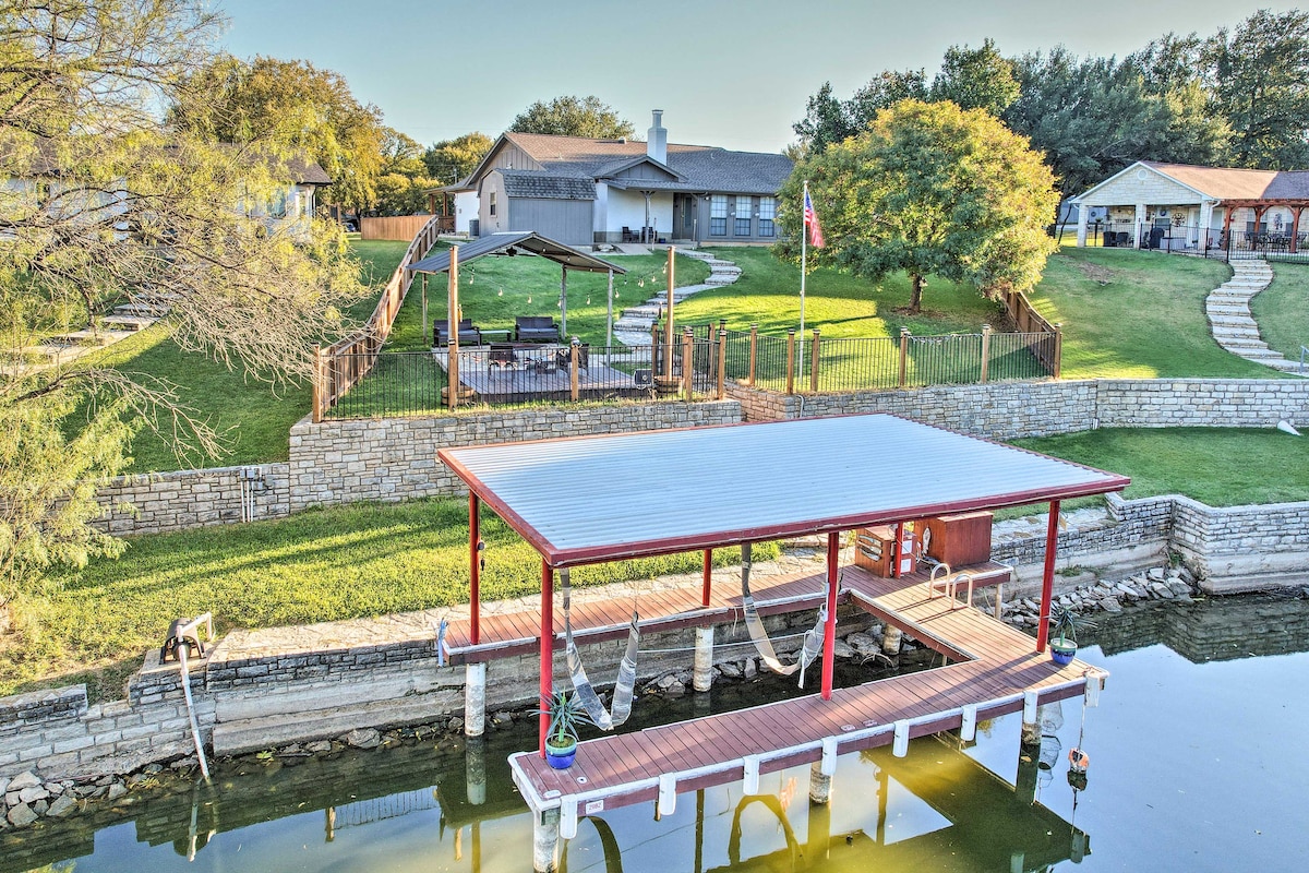 Granbury Home w/ Lake Granbury Access + Dock!