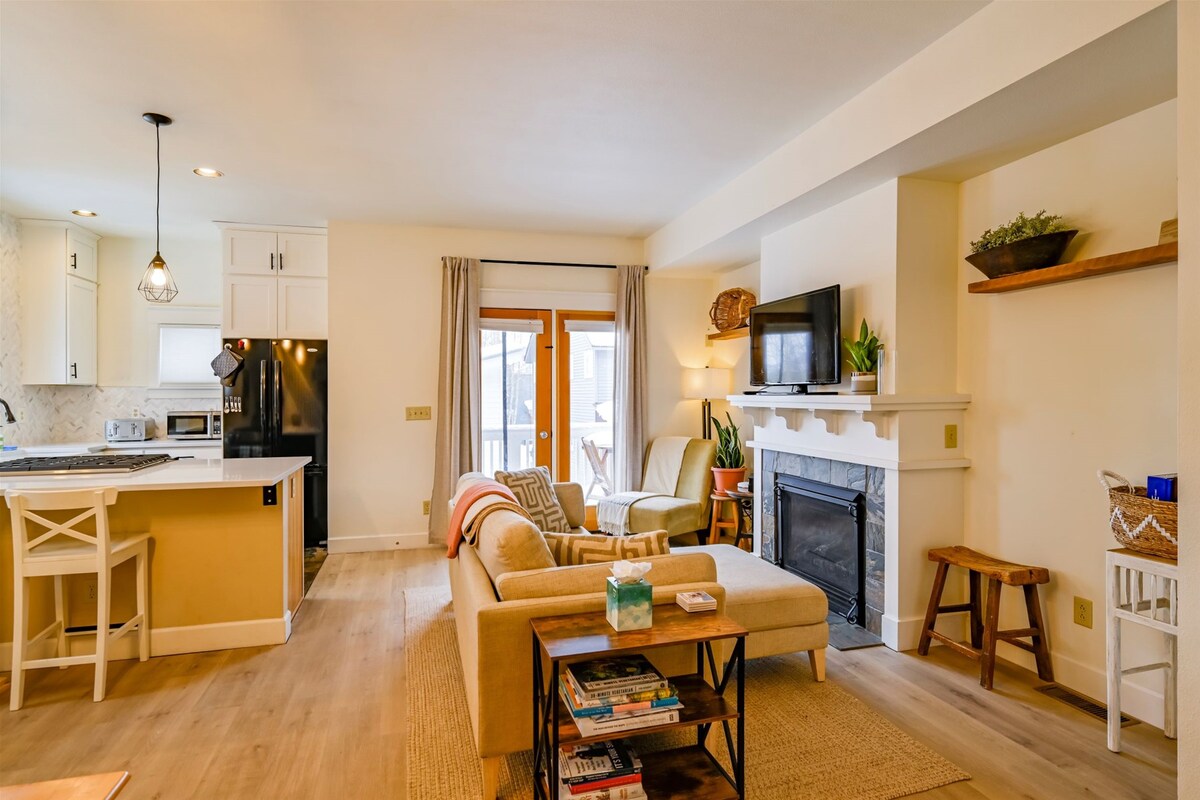 Beautiful PetFriendly Townhome in Mt Crested Butte