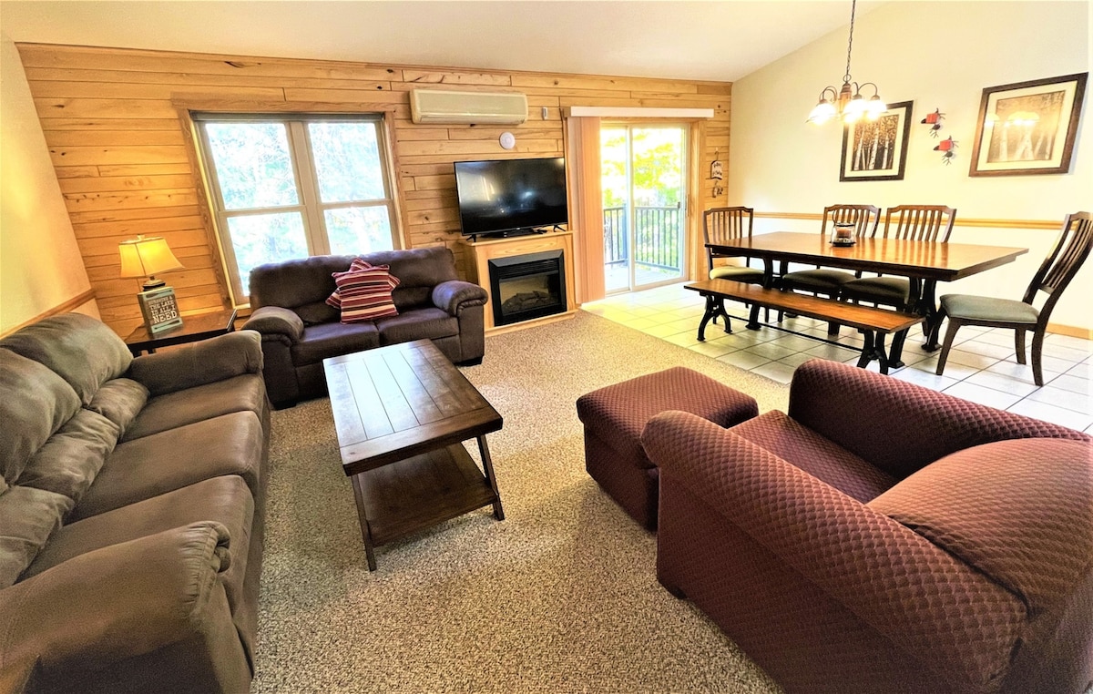 Red Pines - Elk Lake Condo #4