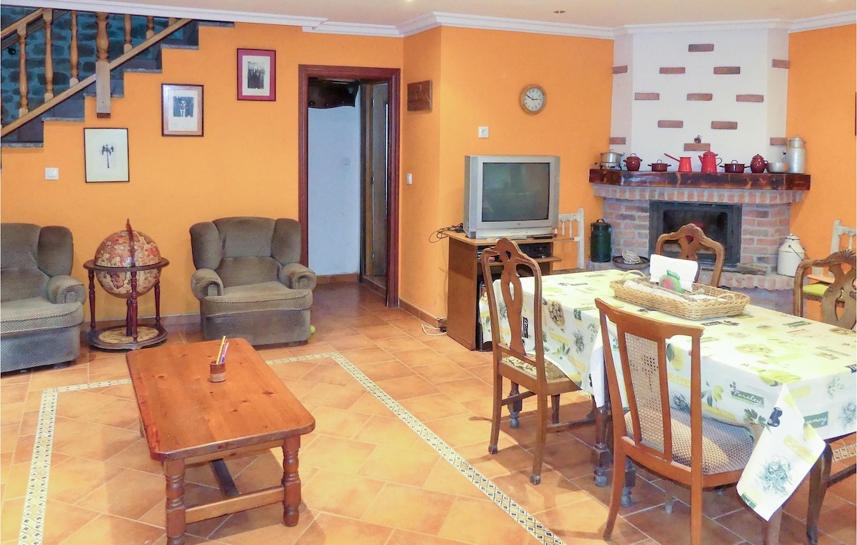 Home in Corredoria with WiFi and 2 Bedrooms