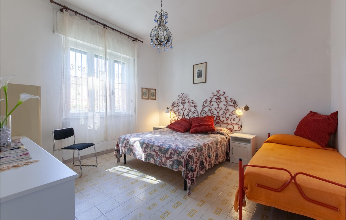 2 bedroom cozy apartment in Tirrenia -PI-