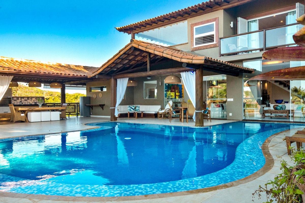 Spacious 6 bedroom mansion with pool - Buz006