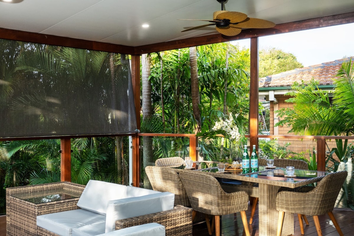 Bali Vibes Serene Tropical Oasis 4BD Holiday Home