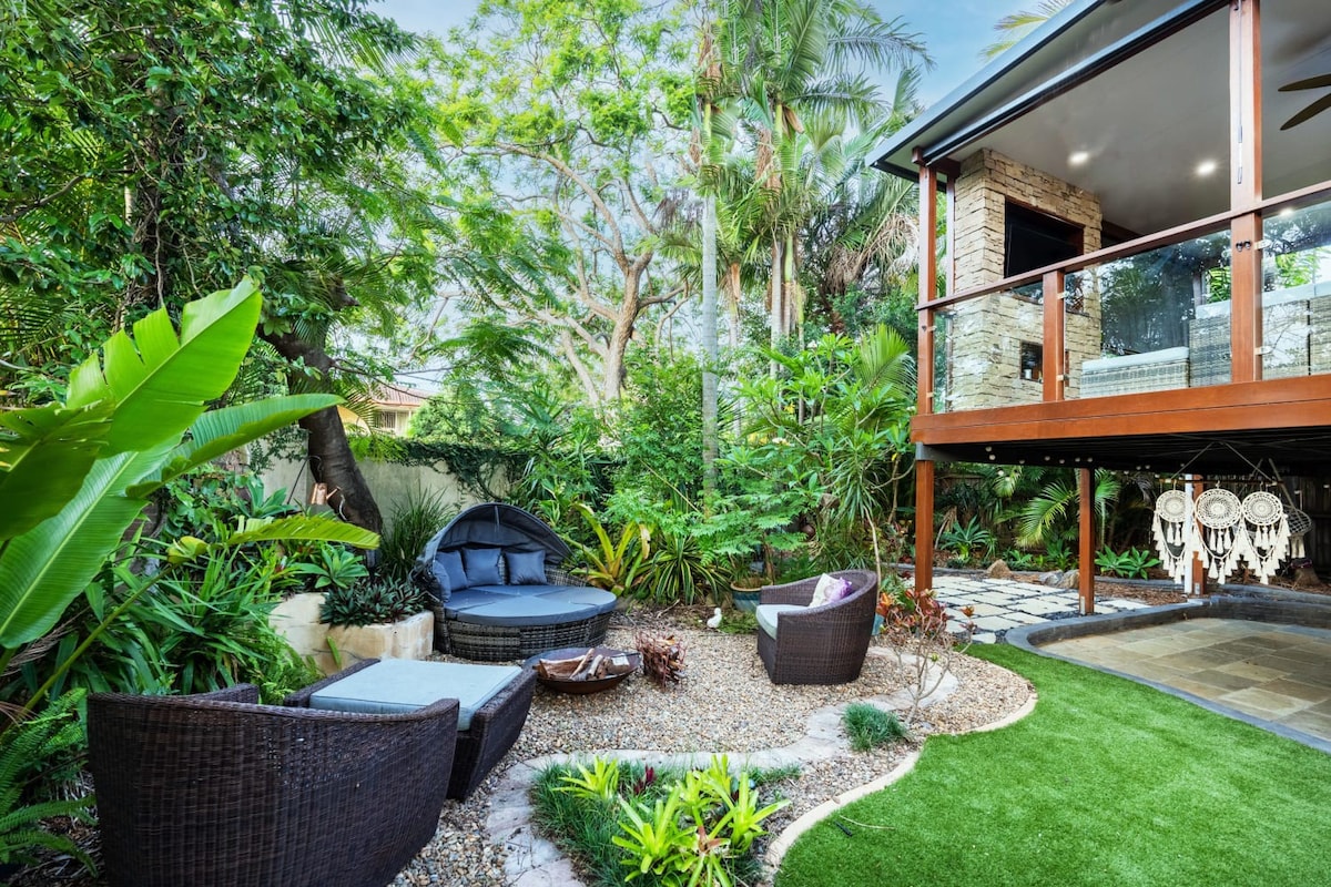 Bali Vibes Serene Tropical Oasis 4BD Holiday Home