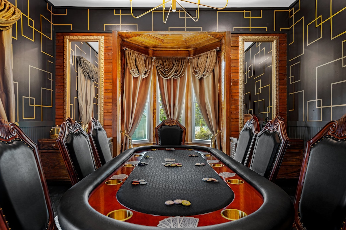 Luxury Stay, Secret Door, Poker Table, sleeps 8