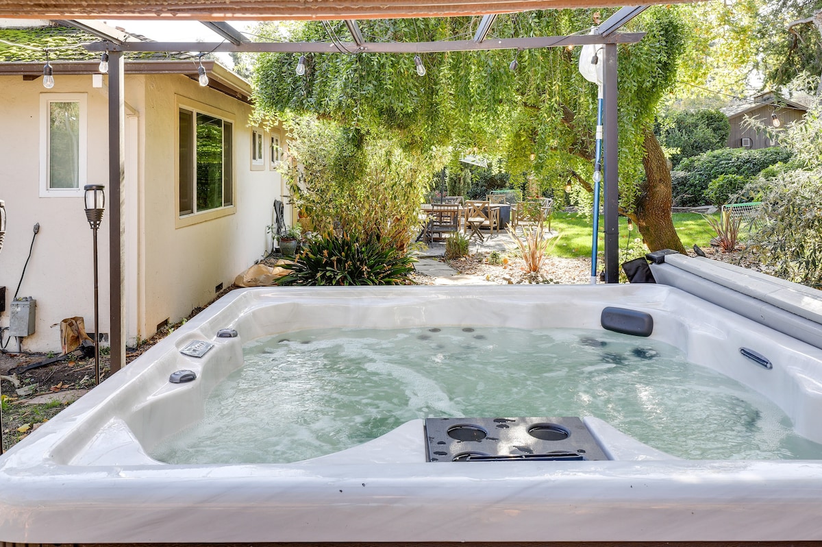 Modern California House w/ Private Hot Tub