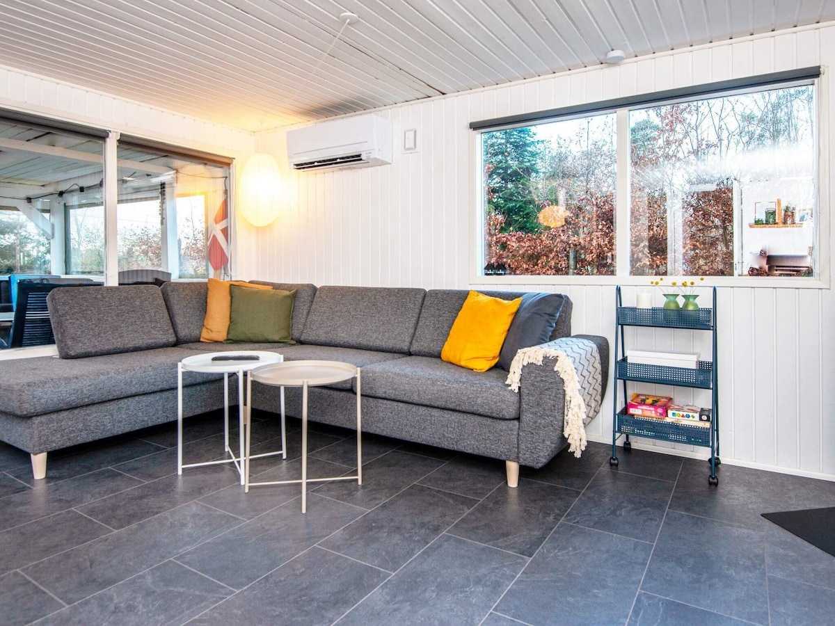 6 person holiday home in rønde