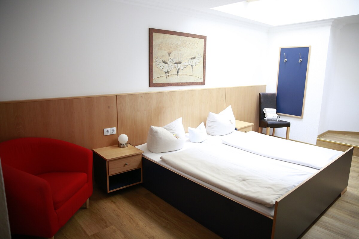 Dreibettzimmer "Standard" (Hotel Zur Isar)