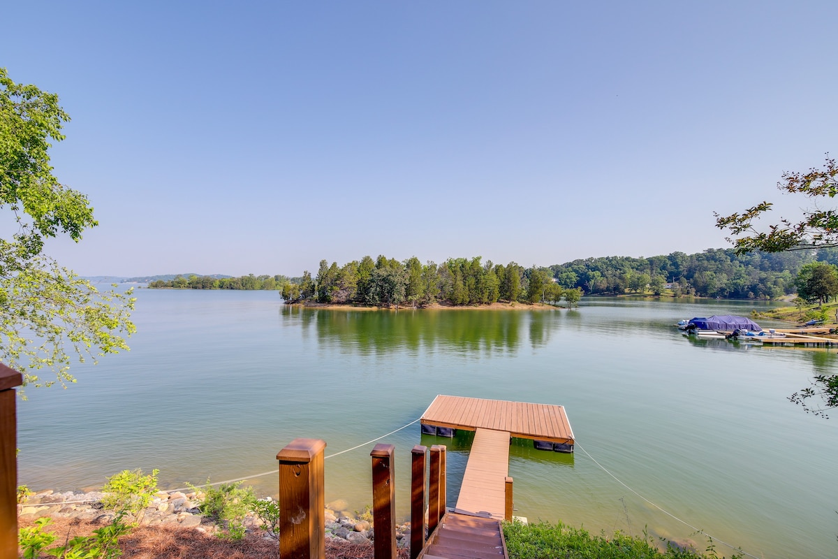 适合家庭入住的Dandridge房源，可欣赏湖景！