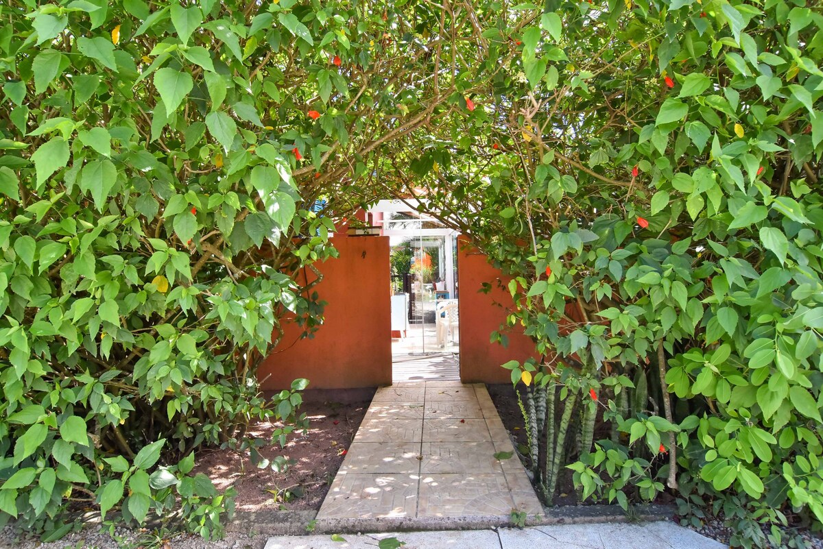 Nature House em Condomínio c/ acesso a Praia P1870