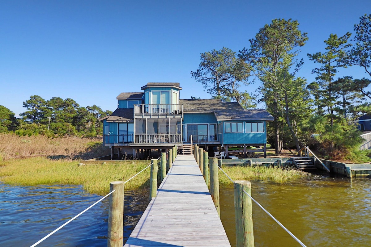 Grey Heron - Pet friendly & Waterfront w/ dock!