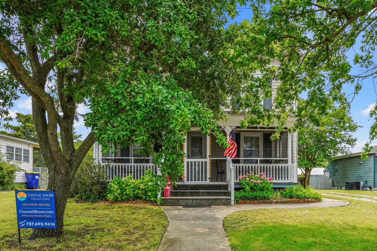 Serendipity - Main Street; Screened porch!