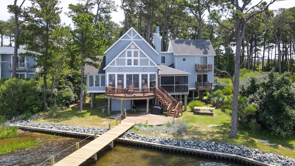 Grandview - Pet friendly; Waterfront home w/ dock!