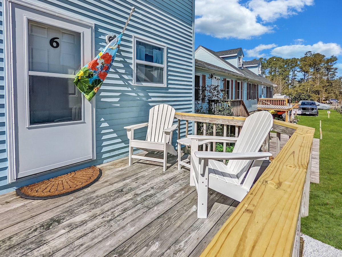 Heron Landing - In town; Coastal Cottage!