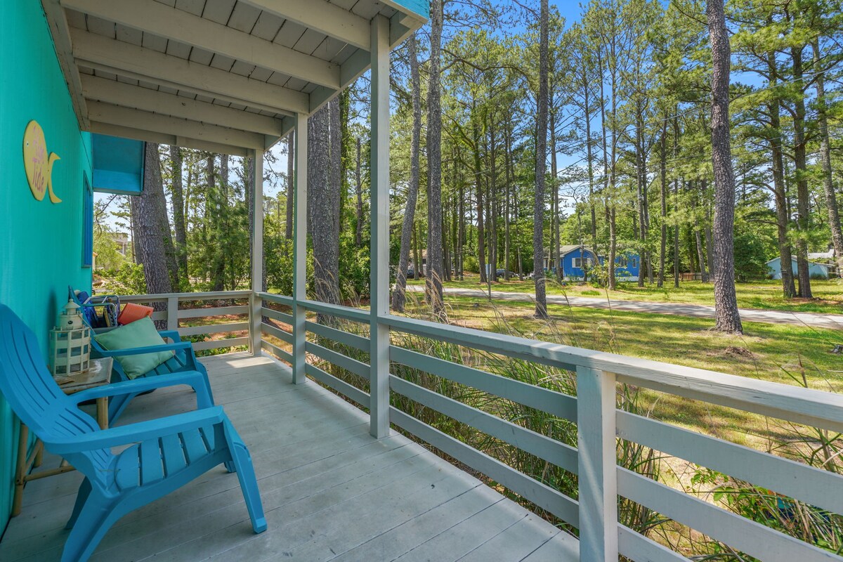 High Tide - Shared water access; Screened porches!