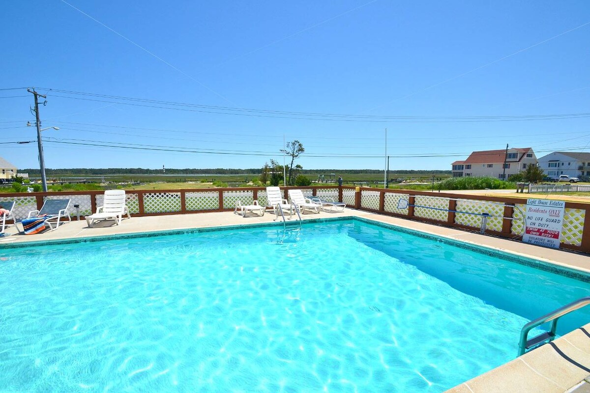 Bay Mist - Townhome w/ Shared pool & water views!