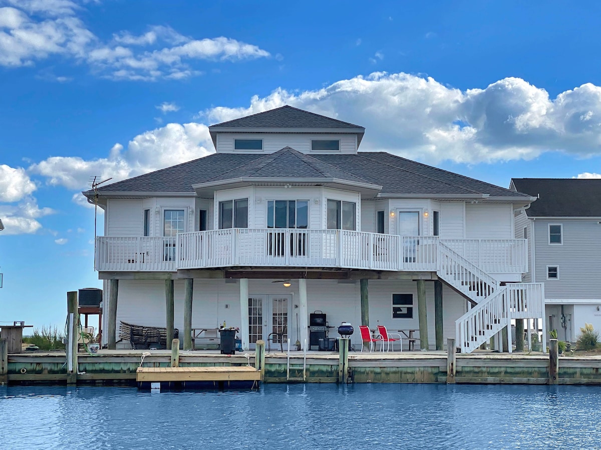 Sun Rayes - Pet friendly; Waterfront w/ Boat dock!