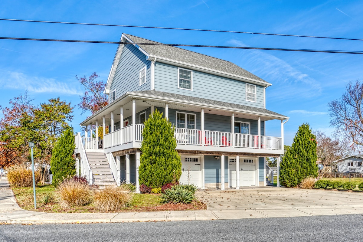 Beach Haven - Modern Home; Close to town!