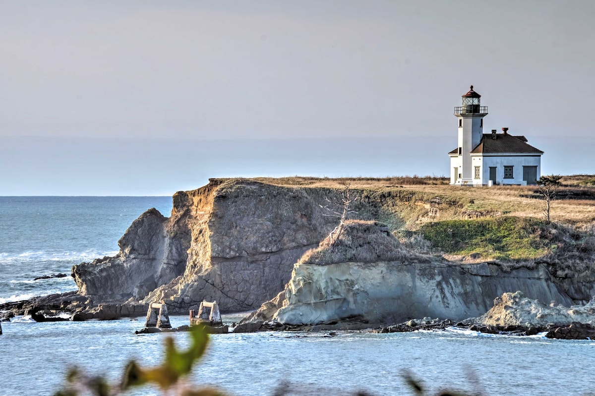 Cliffside Lighthouse Beach Home w/ Ocean View