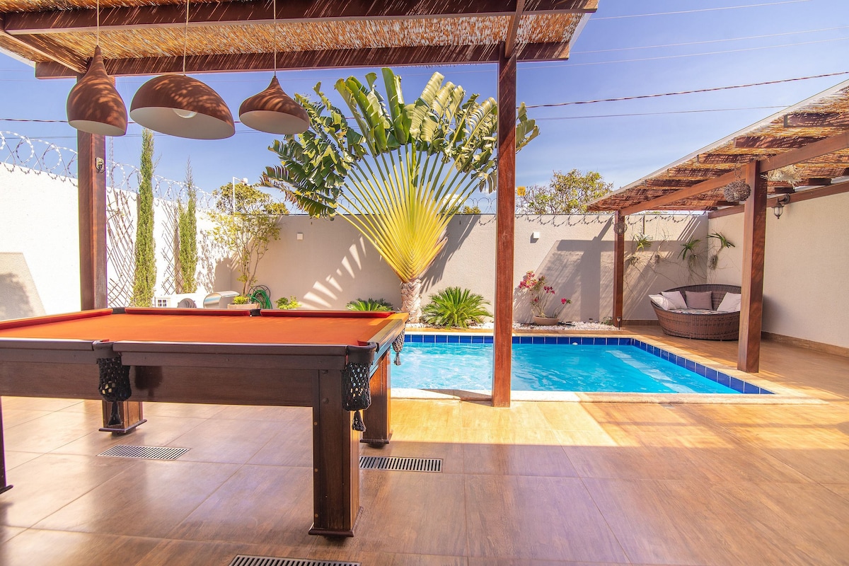 Casa luxo c/piscina quente, mesa de sinuca em cond