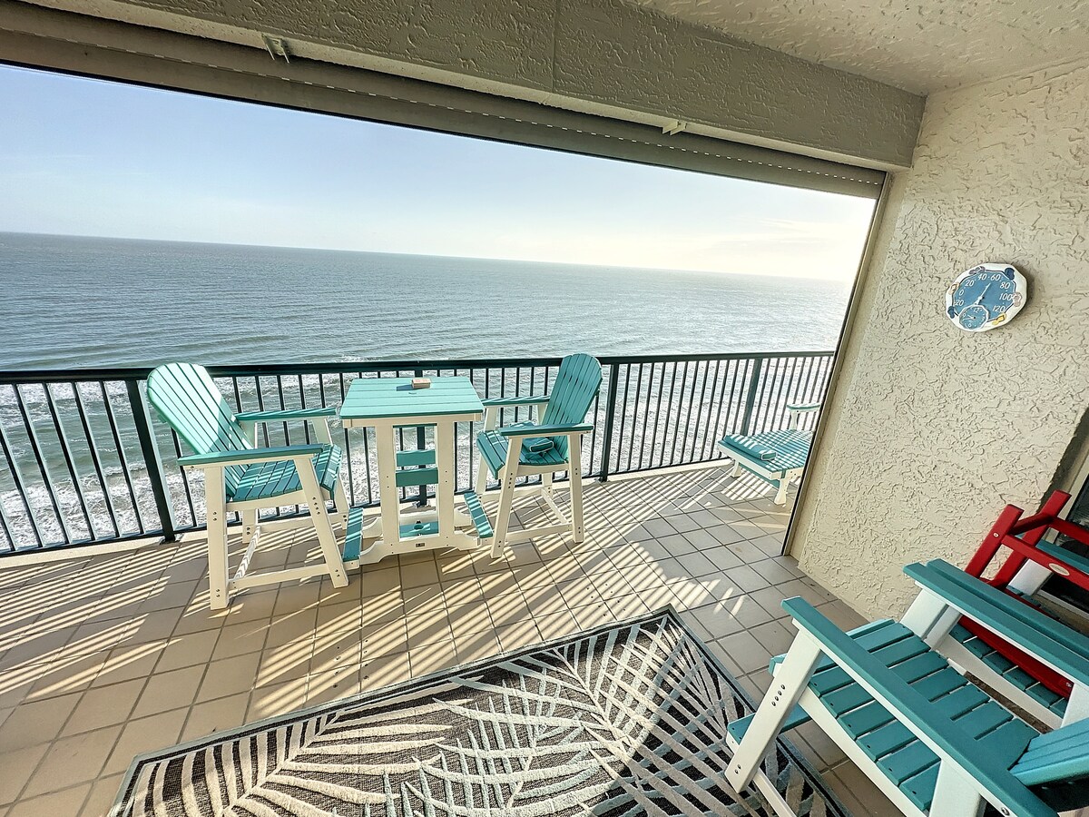 Direct Ocean Front 3/3 High End  Luxury